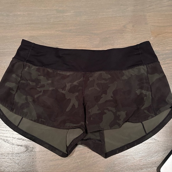 Camo Lulu lemon shorts - Picture 1 of 3